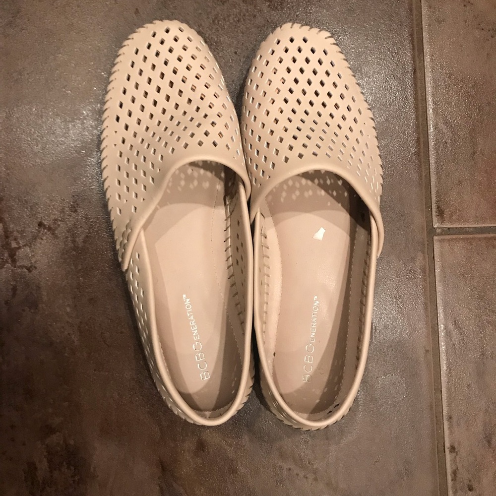 Nude diamond perforated slip on shoes⭐️
